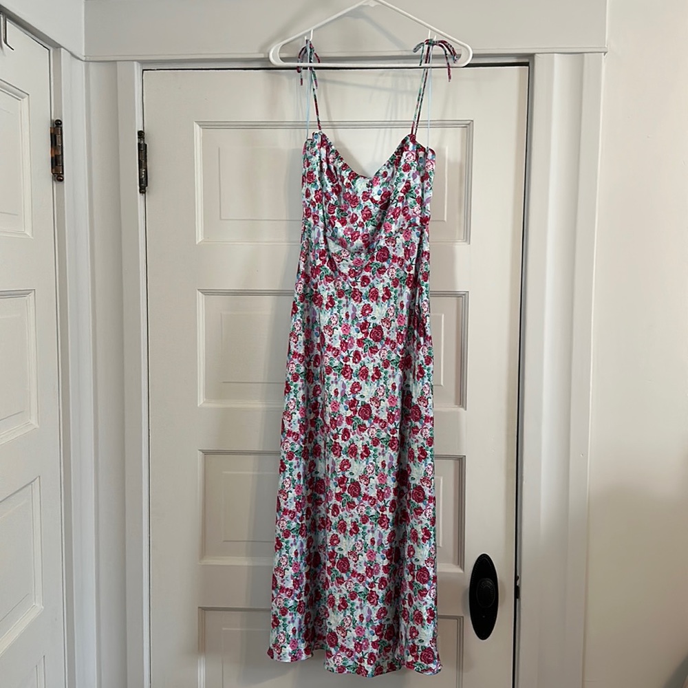 Zara floral dress 🌷